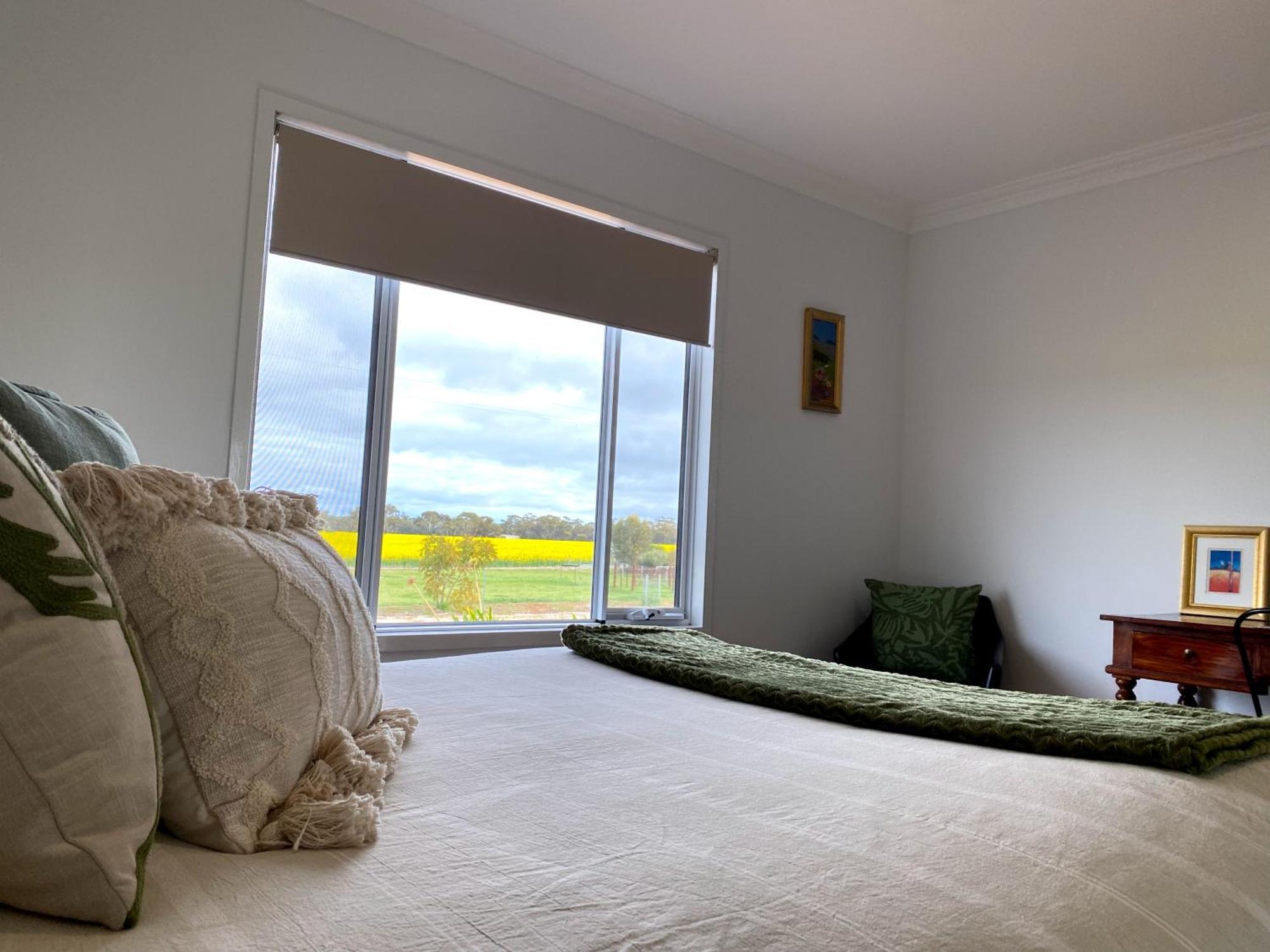 The Mains Guest House 2 Bedroom Farm Stay Corrigin Eksteriør billede